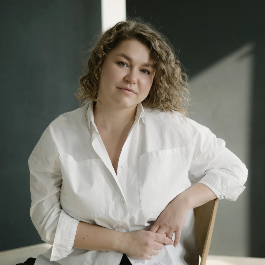 Екатерина Суздальцева - психолог, ведущая групп в группаналитическом подходе, семейный терапевт
